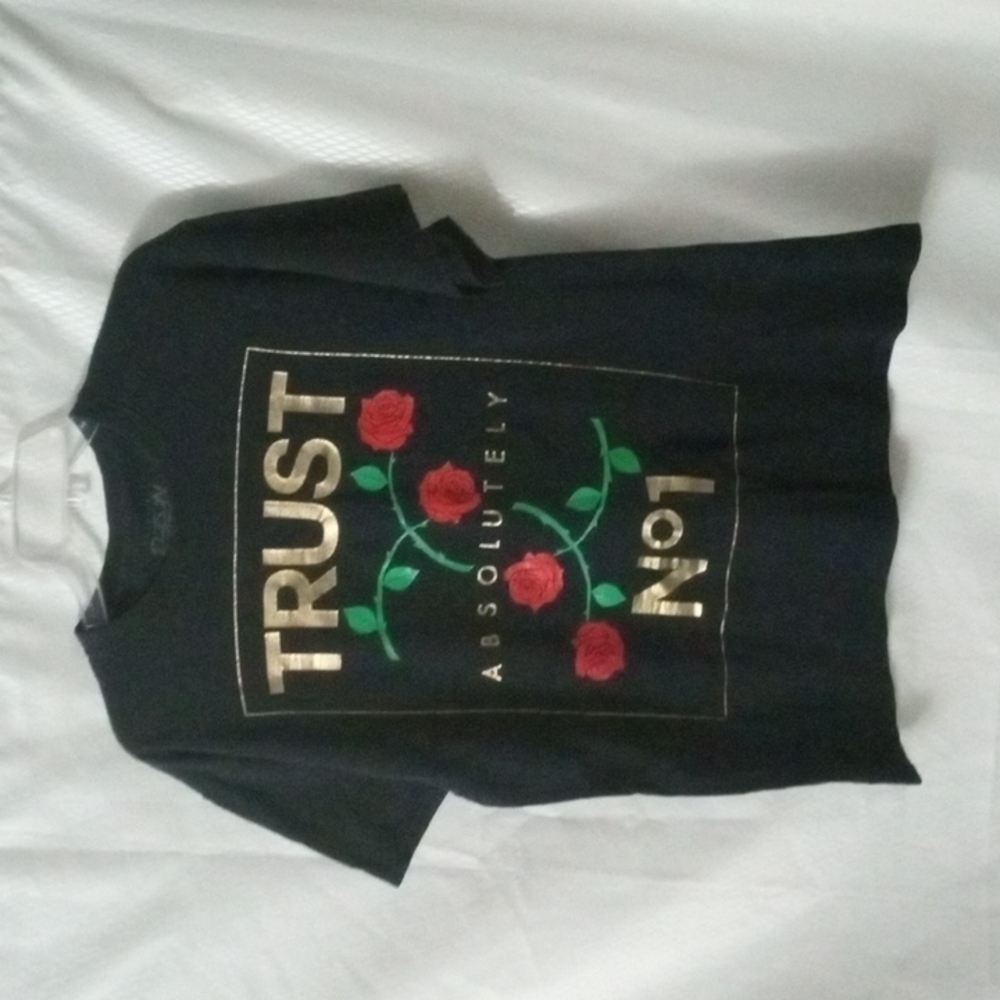 Popular Poison Women's TShirt size L Black Pre-owned